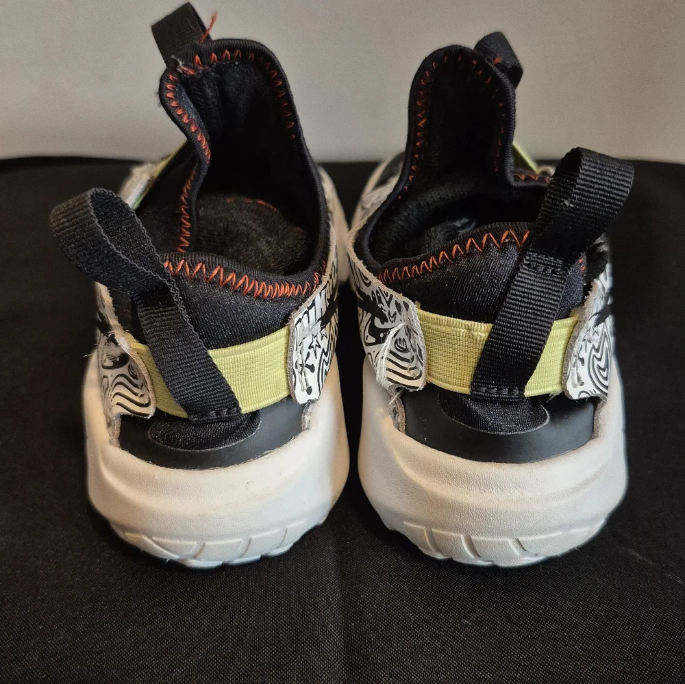 Shoes - Picture 4 of 4